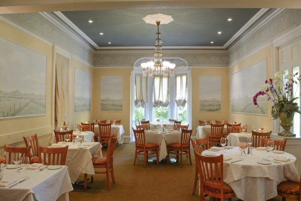 MAIN DINING ROOM